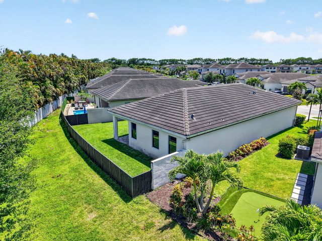7563 Moonrise Drive, Lake Worth, FL 33467