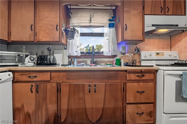 306 Everett Street, Grand River, OH 44045