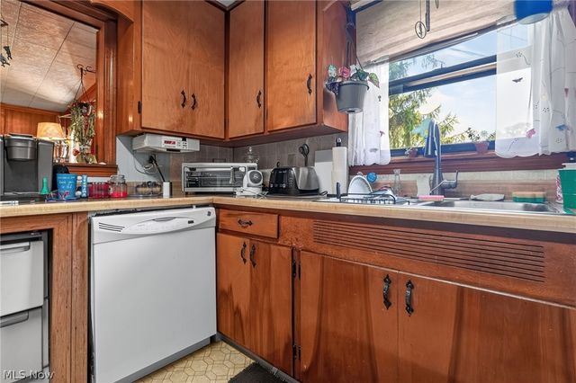 306 Everett Street, Grand River, OH 44045