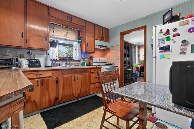 306 Everett Street, Grand River, OH 44045