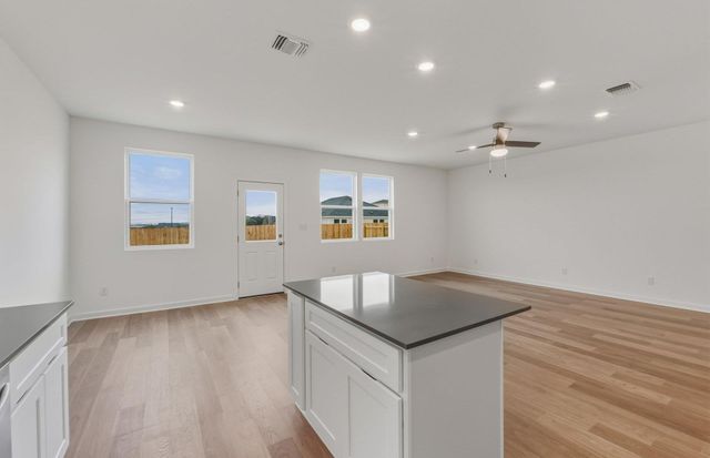 820 Cardenas ST, San Marcos, TX 78666