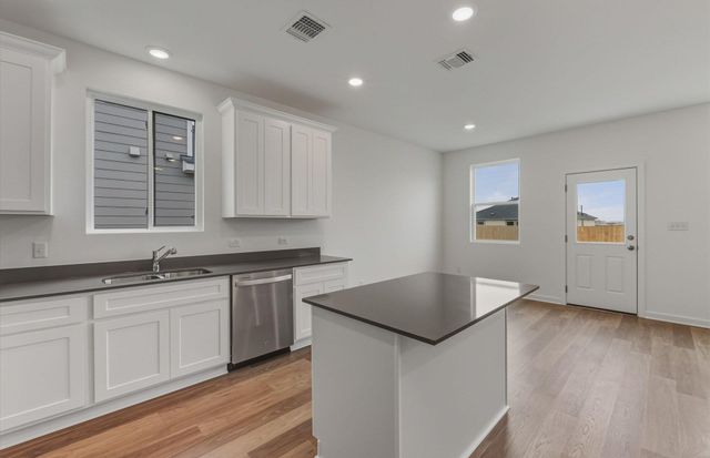 820 Cardenas ST, San Marcos, TX 78666