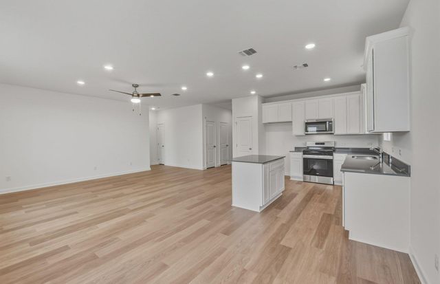 820 Cardenas ST, San Marcos, TX 78666
