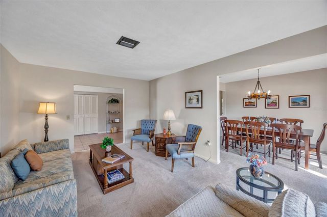 1011 MEADOWCREST DRIVE, Valrico, FL 33594