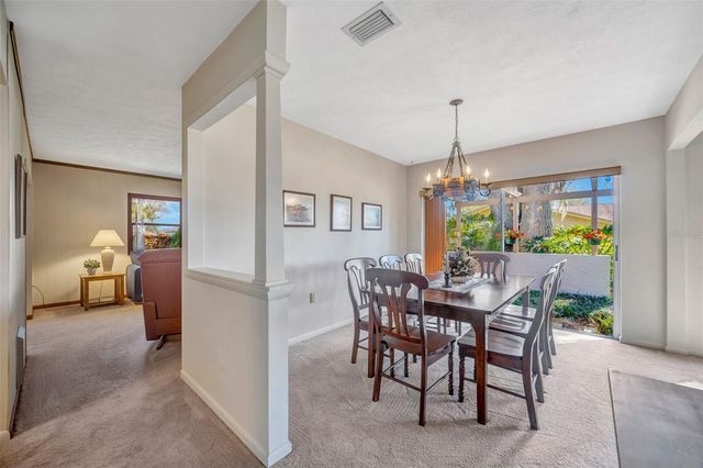 1011 MEADOWCREST DRIVE, Valrico, FL 33594