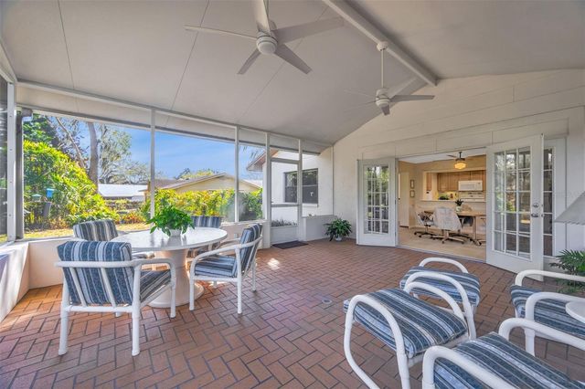 1011 MEADOWCREST DRIVE, Valrico, FL 33594