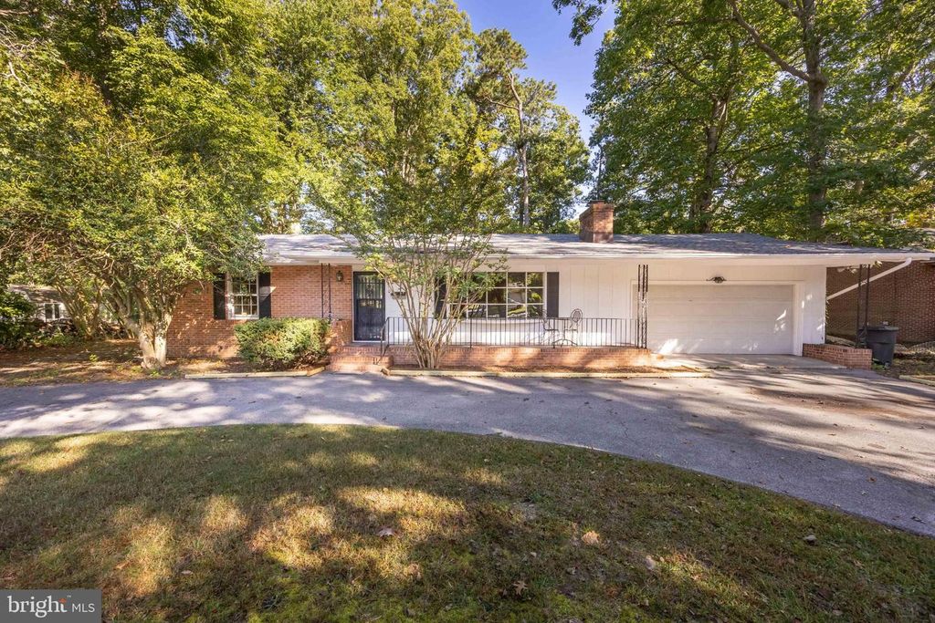 1105 MIDDLE NECK DR, Salisbury, MD 21804