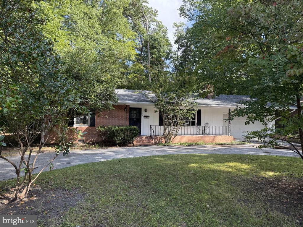 1105 MIDDLE NECK DR, Salisbury, MD 21804