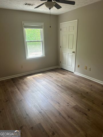 180 Forrest Lake Drive, Fayetteville, GA 30215