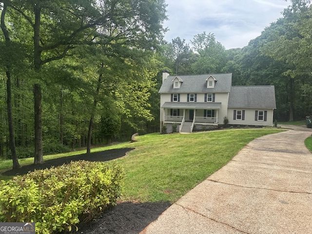 180 Forrest Lake Drive, Fayetteville, GA 30215