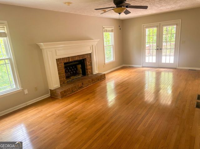 180 Forrest Lake Drive, Fayetteville, GA 30215