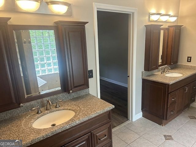 180 Forrest Lake Drive, Fayetteville, GA 30215