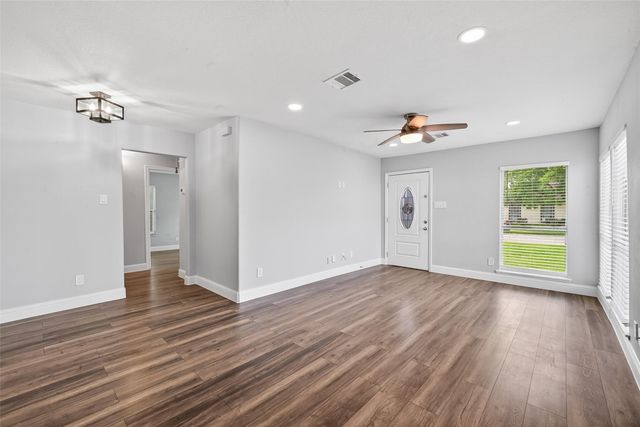1007 Longley St, South Houston, TX 77587