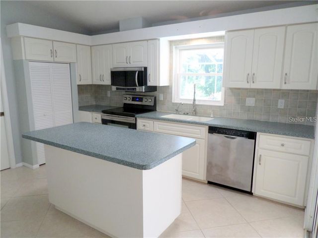 3601 GARDEN LAKES CLENET, Bradenton, FL 34203