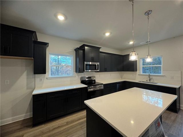 626 Walnut Creek Parkway, Pendergrass, GA 30567