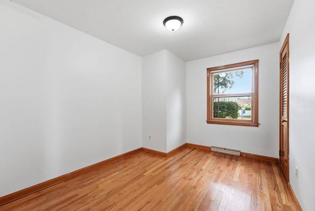 30 French St, Springfield, MA 01104