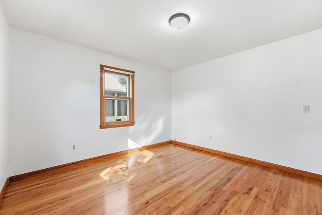 30 French St, Springfield, MA 01104