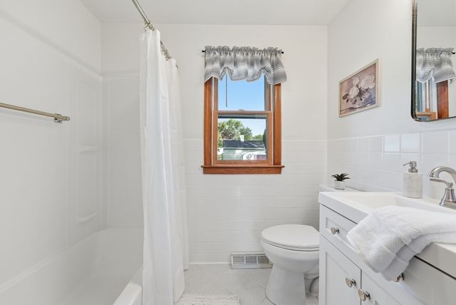 30 French St, Springfield, MA 01104