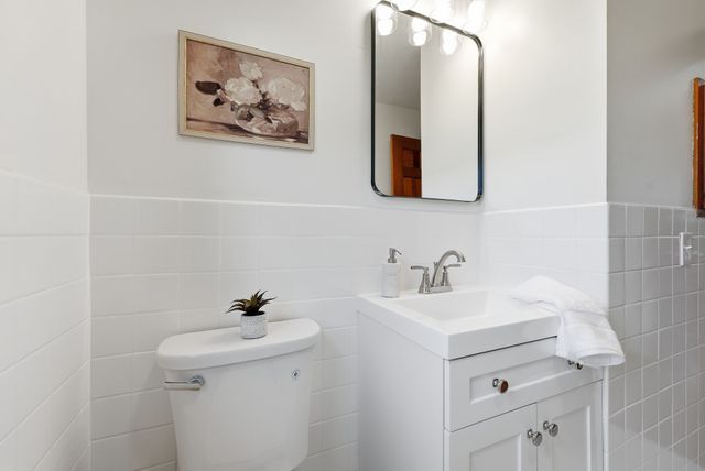 30 French St, Springfield, MA 01104