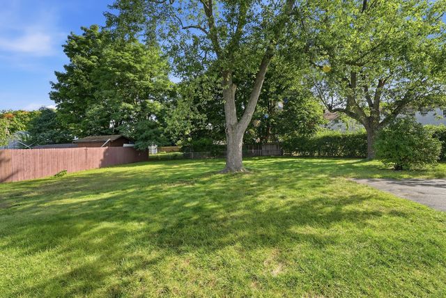 30 French St, Springfield, MA 01104