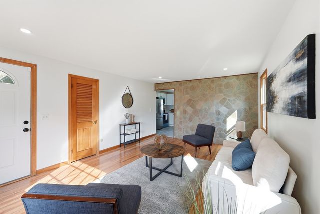30 French St, Springfield, MA 01104
