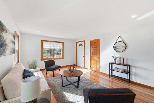 30 French St, Springfield, MA 01104