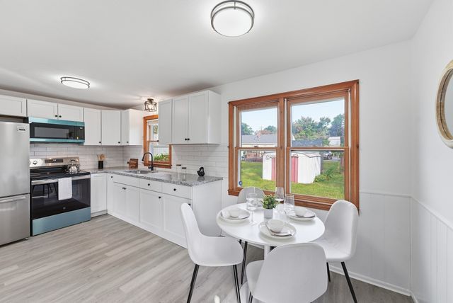30 French St, Springfield, MA 01104