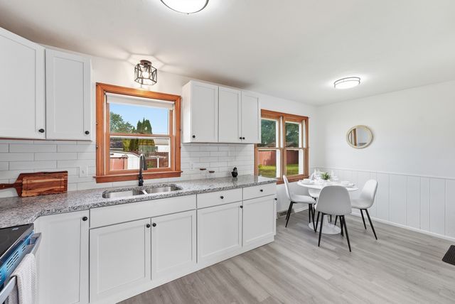 30 French St, Springfield, MA 01104