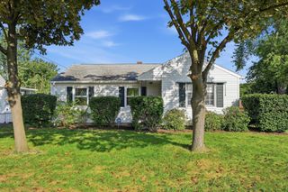 30 French St, Springfield, MA 01104