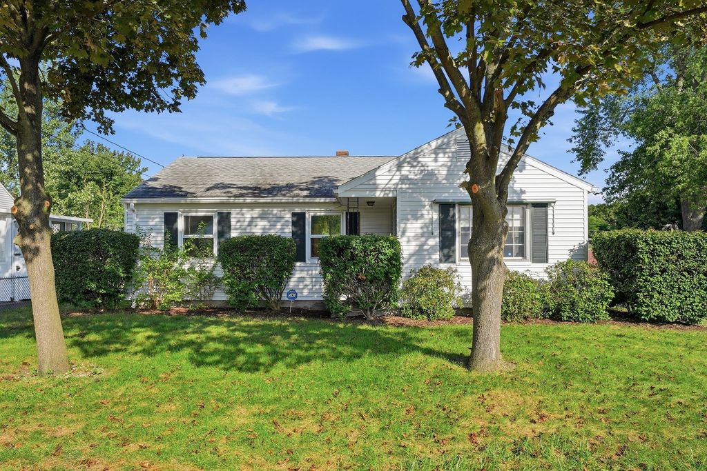 30 French St, Springfield, MA 01104