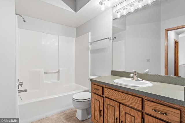 2311 Grange Avenue N, Oakdale, MN 55128