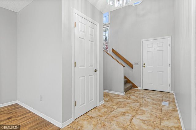 2311 Grange Avenue N, Oakdale, MN 55128