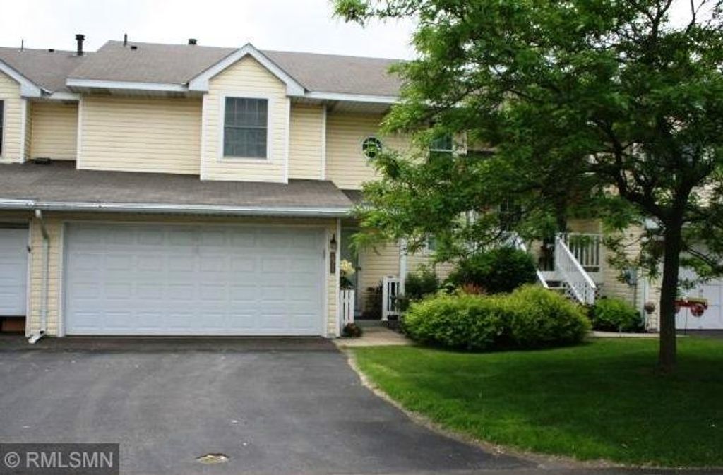 2311 Grange Avenue N, Oakdale, MN 55128