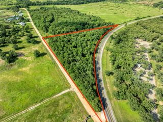9352 E Fm 2210, Poolville, TX 76487