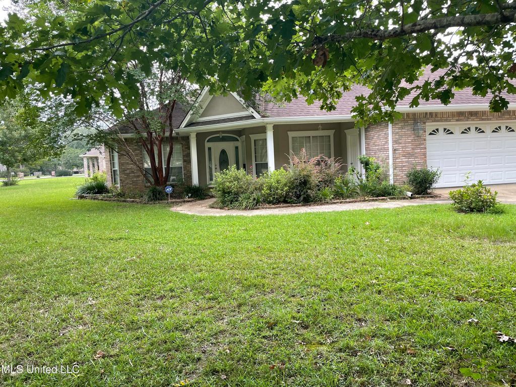 17994 Lake Breeze Drive, Saucier, MS 39574
