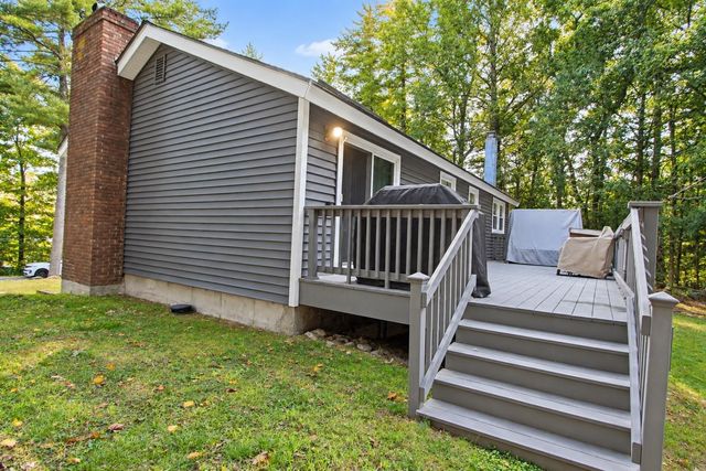12 Roundtree Drive, Merrimack, NH 03054