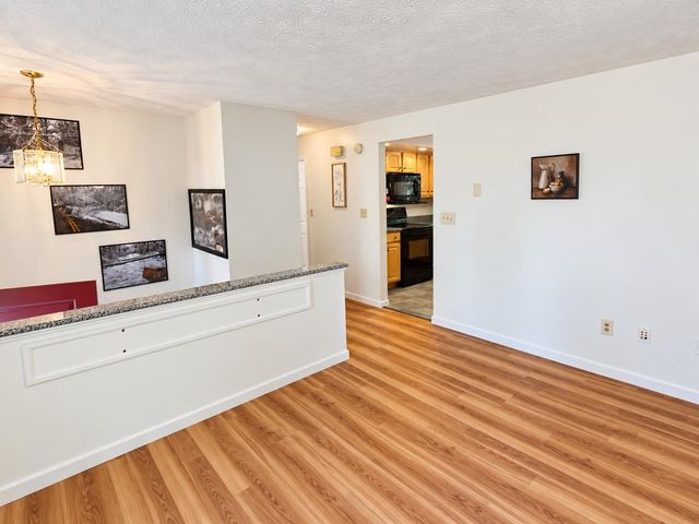12 Roundtree Drive, Merrimack, NH 03054