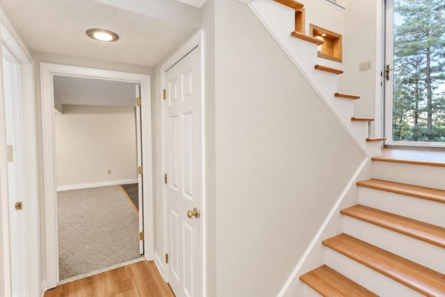12 Roundtree Drive, Merrimack, NH 03054