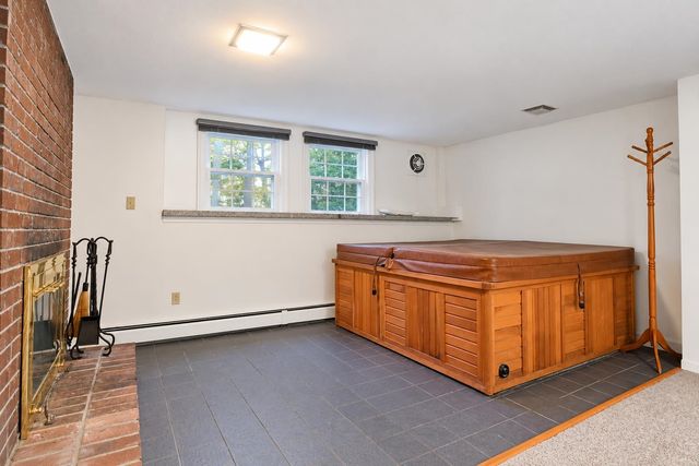12 Roundtree Drive, Merrimack, NH 03054