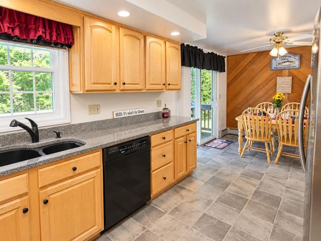 12 Roundtree Drive, Merrimack, NH 03054