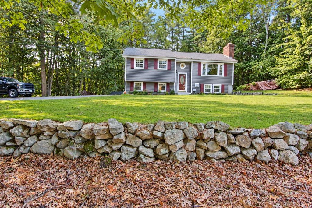 12 Roundtree Drive, Merrimack, NH 03054