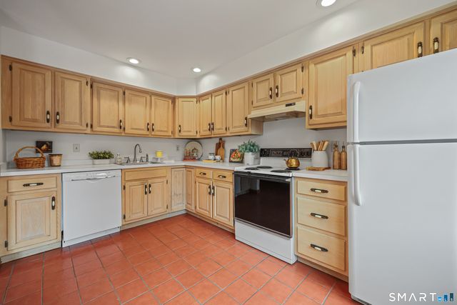 21 Rockview Circle 21, Monroe, CT 06468