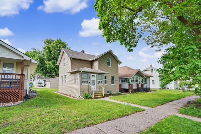 236 15TH Avenue, East Moline, IL 61244
