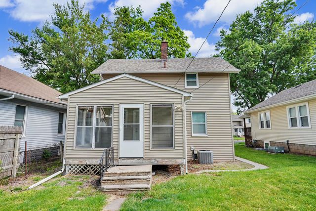 236 15TH Avenue, East Moline, IL 61244