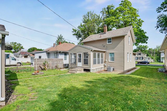 236 15TH Avenue, East Moline, IL 61244