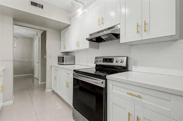 4200 Hillcrest Dr 406, Hollywood, FL 33021