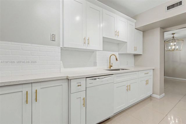 4200 Hillcrest Dr 406, Hollywood, FL 33021