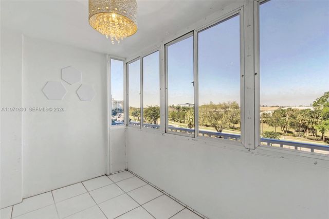 4200 Hillcrest Dr 406, Hollywood, FL 33021