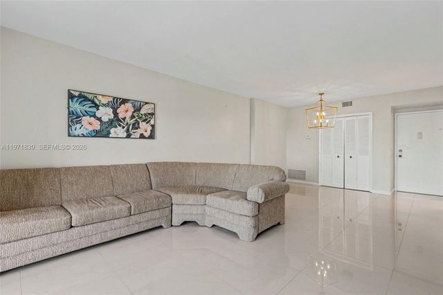 4200 Hillcrest Dr 406, Hollywood, FL 33021