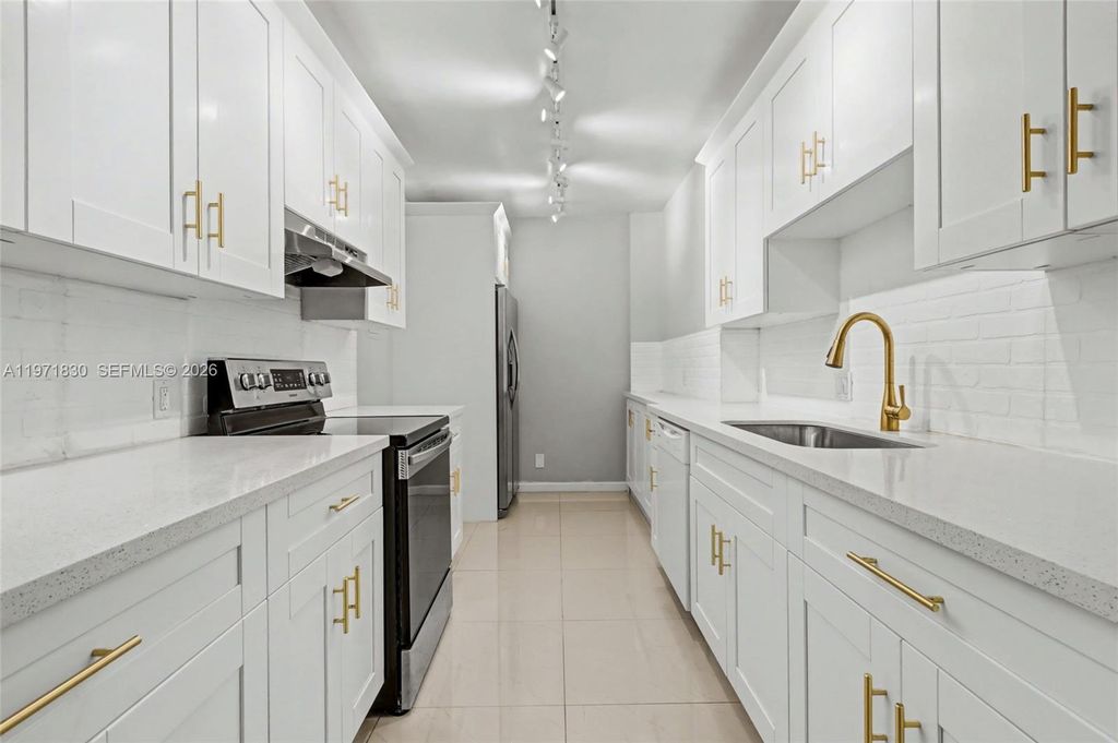 4200 Hillcrest Dr 406, Hollywood, FL 33021